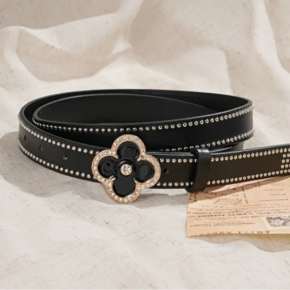 ‼️SOLD‼️ Black clover belt